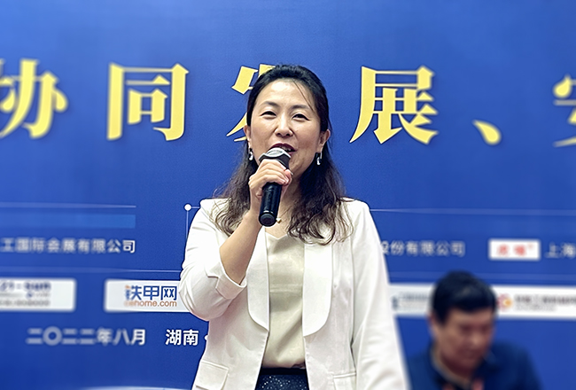张宏梅.jpg